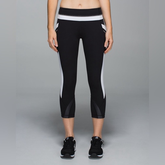 Lululemon Run: Inspire Crop || *All Full-On Luxtreme
Black / White Size 8 - Picture 1 of 15